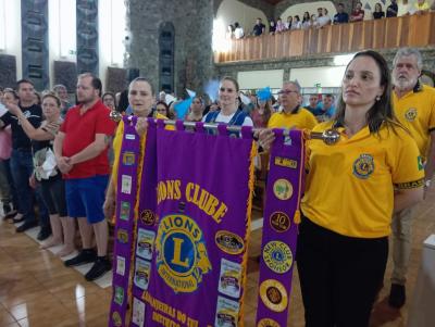FiÃ©is lotaram o SantuÃ¡rio de Laranjeiras do Sul na abertura das Novenas de Nossa Senhora Aparecida